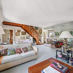 PARIS Ve - Archevêché / Maubert - Duplex en dernier étage avec v