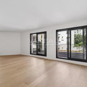 Maison neuve avec terrasse et jardin