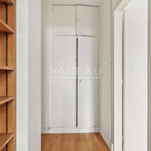 PARIS XV - Mairie : Appartement deux pièces avec vue dégagée