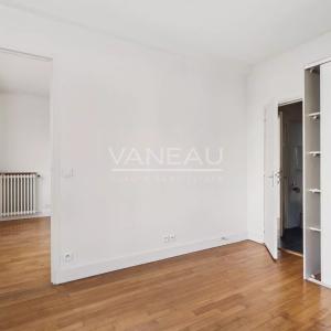 PARIS XV - Mairie : Appartement deux pièces avec vue dégagée