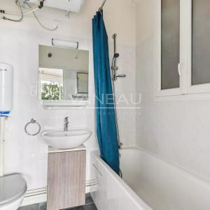 PARIS XV - Mairie : Appartement deux pièces avec vue dégagée