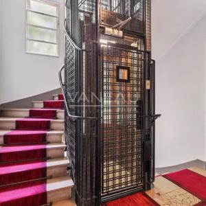 PARIS XV - Mairie : Appartement deux pièces avec vue dégagée