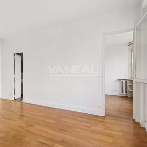 PARIS XV - Mairie : Appartement deux pièces avec vue dégagée