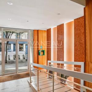 Paris IXe. Victor Massé - Appartement rénové avec balcon.