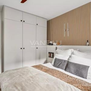 Paris IXe. Victor Massé - Appartement rénové avec balcon.