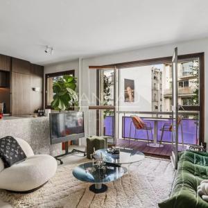Paris IXe. Victor Massé - Appartement rénové avec balcon.