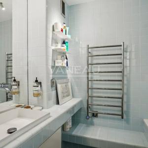 Paris IXe. Victor Massé - Appartement rénové avec balcon.