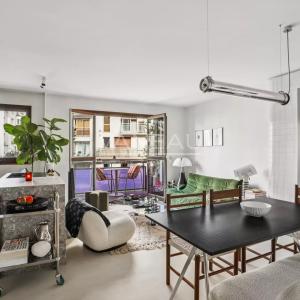 Paris IXe. Victor Massé - Appartement rénové avec balcon.