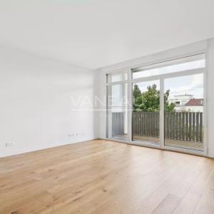 Issy-les-Moulineaux - Appartement deux pièces rénové balcon vue 