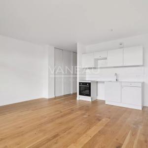 Issy-les-Moulineaux - Appartement deux pièces rénové balcon vue 