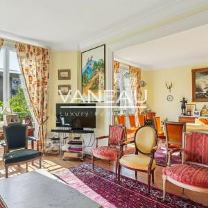 PARIS XVeme - Beau classique - Saint Lambert