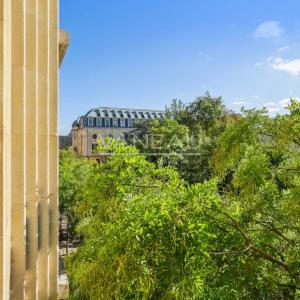 PARIS XVeme - Beau classique - Saint Lambert