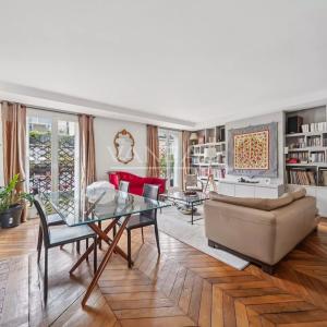 Paris XVIe - Chaussée de la Muette.