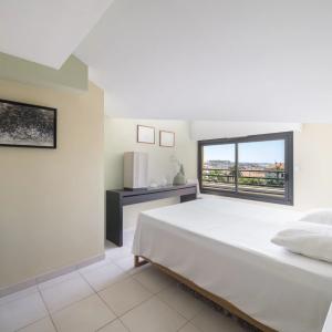 Cannes Saint-Nicolas – Superbe duplex de 5 pièces au dernier éta