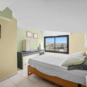 Cannes Saint-Nicolas – Superbe duplex de 5 pièces au dernier éta