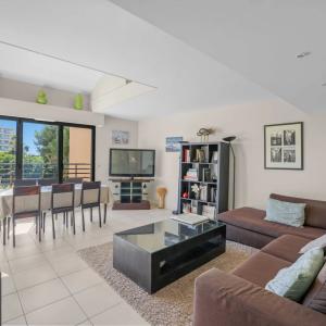 Cannes Saint-Nicolas – Superbe duplex de 5 pièces au dernier éta