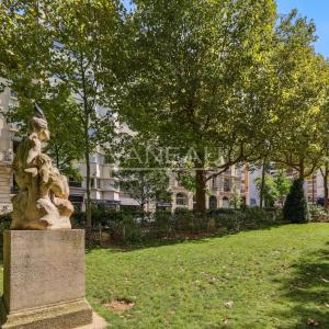 PARIS XV - Mairie : Appartement deux pièces avec vue dégagée