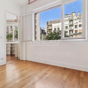 PARIS XV - Mairie : Appartement deux pièces avec vue dégagée