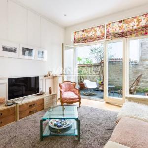 Paris XVe - DEMEURE FAMILIALE (291²m² Carrez - 370 m² au sol) et