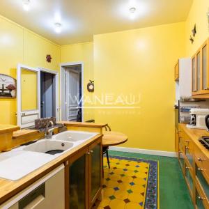 Paris XVe - DEMEURE FAMILIALE (291²m² Carrez - 370 m² au sol) et