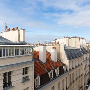 Paris  VII - Très bel  appartement entièrement rénové sur rue et