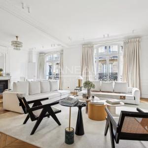 Paris XVIe - Victor Hugo - Voie privée - Exclusivité