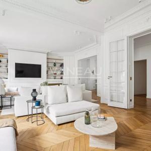 Paris XVIe - Victor Hugo - Voie privée - Exclusivité