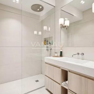 Paris XVIe - Victor Hugo - Voie privée - Exclusivité