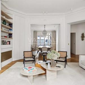 Paris XVIe - Victor Hugo - Voie privée - Exclusivité