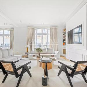 Paris XVIe - Victor Hugo - Voie privée - Exclusivité