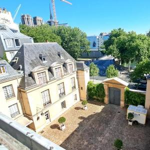 PARIS Ve - Archevêché / Maubert - Duplex en dernier étage avec v