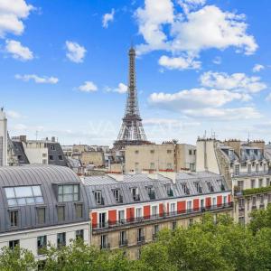 Paris VIIe - Ecole Militaire - Bel appartement en étage élevé - 