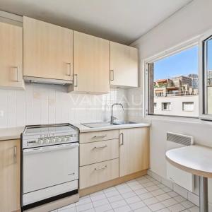 Paris 15e Mirabeau - 4 pièces avec loggia exposée Sud-Ouest