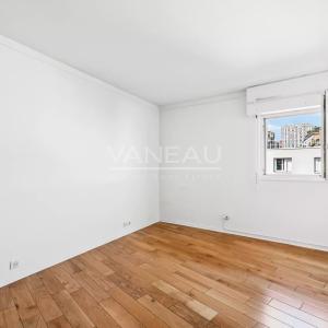 Paris 15e Mirabeau - 4 pièces avec loggia exposée Sud-Ouest