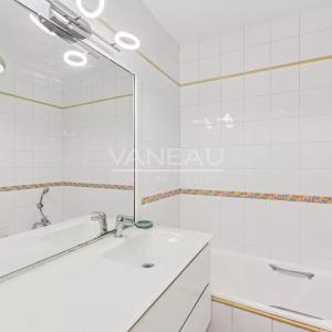 SURESNES - Appartement familial avec terrasse et balcon.