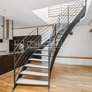 PARIS VIIe - Ecole Militaire - Superbe maison de ville contempor