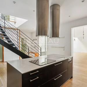 PARIS VIIe - Ecole Militaire - Superbe maison de ville contempor