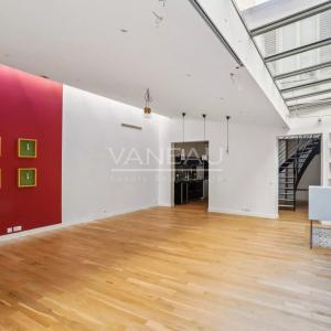 PARIS VIIe - Ecole Militaire - Superbe maison de ville contempor