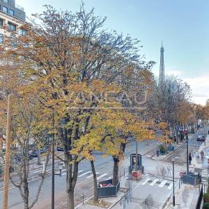 PARIS VIII - appartement familial en deux chambres - Avenue Mont