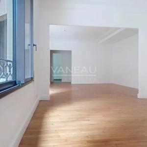 PARIS VIII - Appartement avec deux chambres - Rue Clément Marot