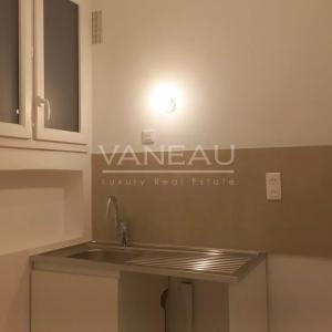 PARIS VIII - deux pièces rénové - Avenue Montaigne