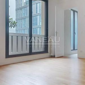 PARIS VIII - deux pièces rénové - Avenue Montaigne