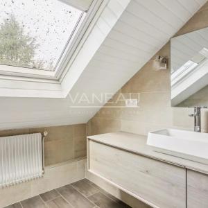 Sceaux (92330) - Villa de six pièces avec jardin fruitier -