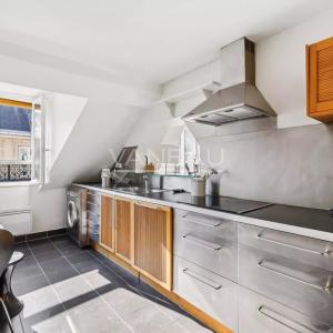 PARIS IXe - Au cœur de la Nouvelle Athènes - Trois pièces except