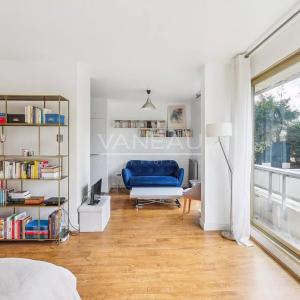 Grand studio 38 m2 avec balconnet sur jardin