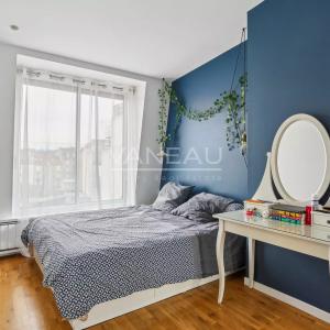 Bien atypique en étage