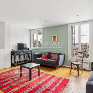 Bien atypique en étage