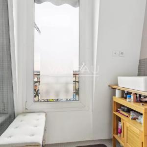 Bien atypique en étage