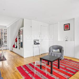 Bien atypique en étage