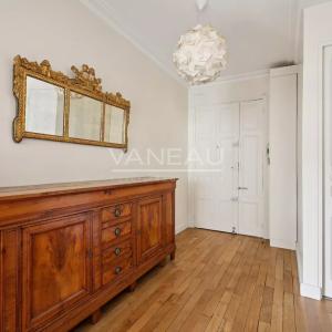 En étage avec ascenseur, vue dégagée et soleil